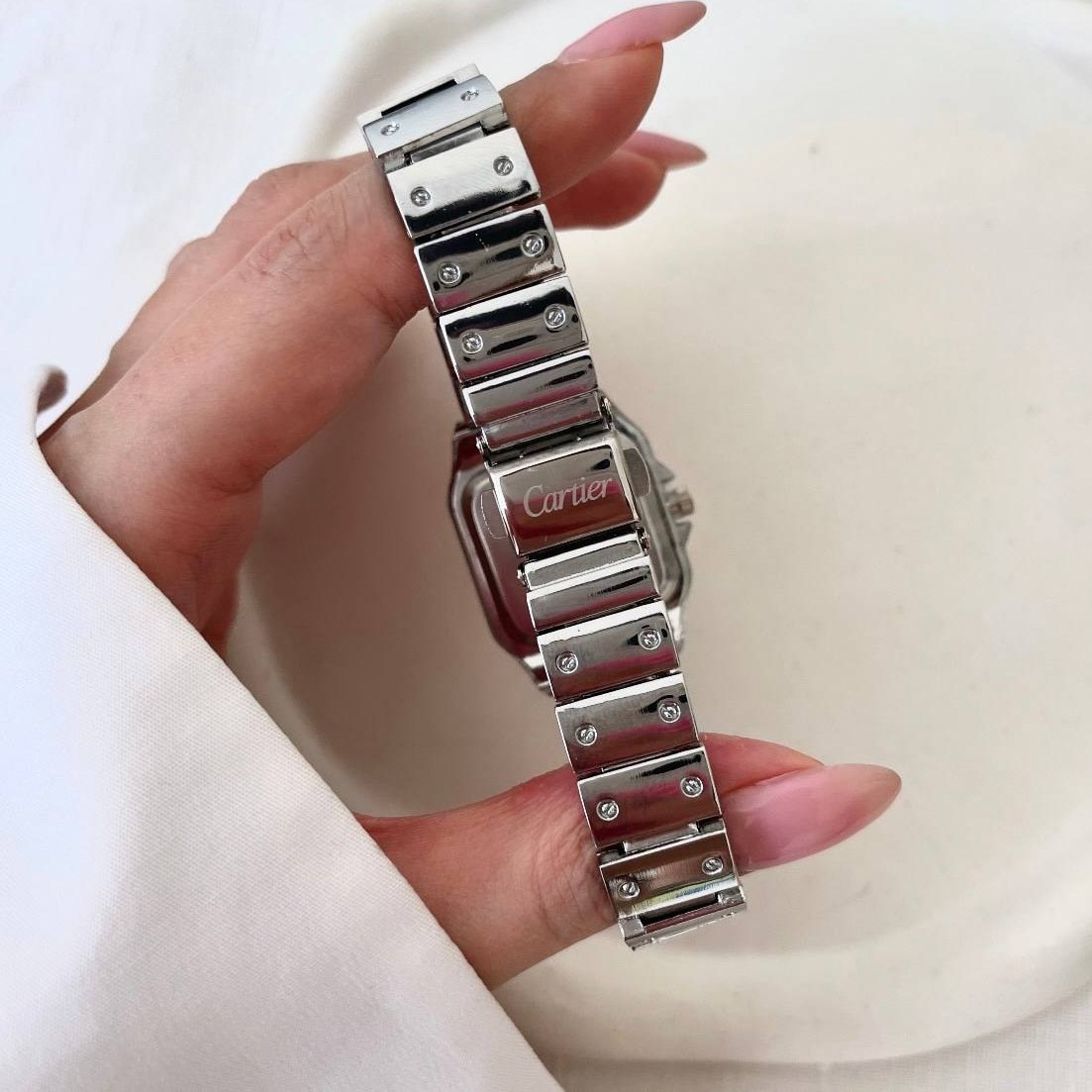 ساعت کارتیر زنانه سانتوز صفحه آبی روشن