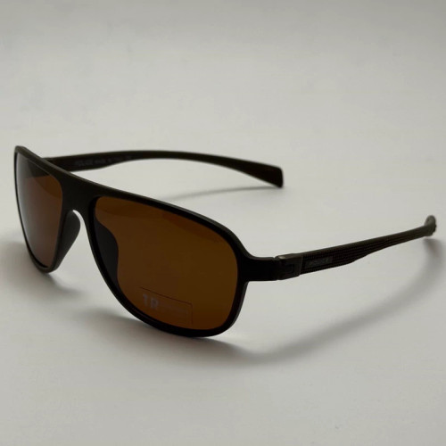 تصویر عینک آفتابی پلیس POLICE قهوه ای پلاریزه و یووی 400 به همراه کاور پارچه ای و دستمال نانو کد 1975 فوق سبک