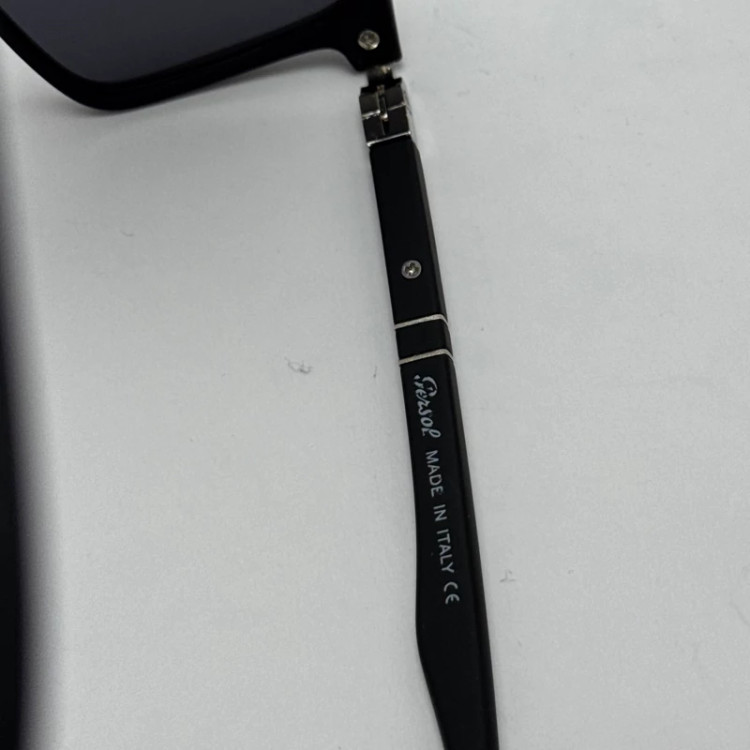 تصویر عینک آفتابی پلاریزه پرسول PERSOL مستطیلی لولا فنری کد P 8011