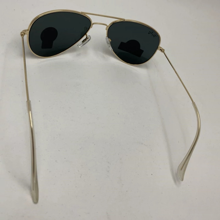 تصویر عینک آفتابی ریبن خلبانی شیشه سنگ مشکی طلایی با پک کامل اورجینال