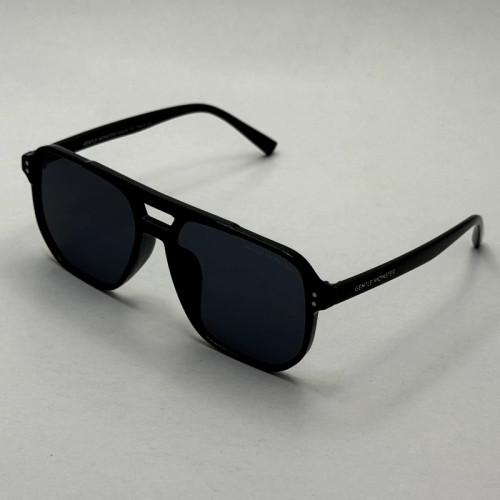 تصویر عینک آفتابی جنتل مانستر مشکی کد 88888 به همراه کاور پارچه ای و دستمال نانو