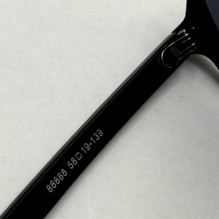 تصویر عینک آفتابی جنتل مانستر مشکی کد 88888 به همراه کاور پارچه ای و دستمال نانو