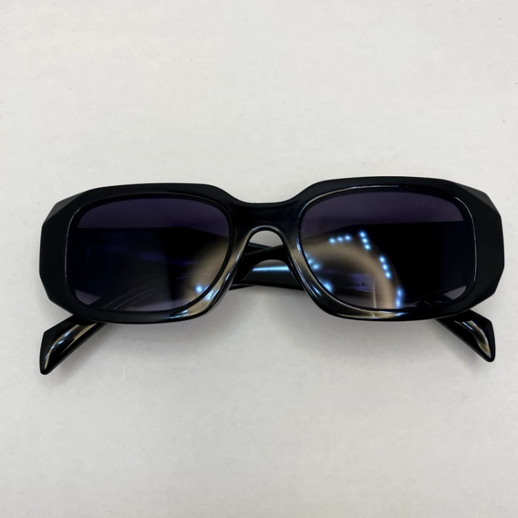 تصویر عینک آفتابی پرادا PRADA ایتالیا دسته سه بعدی مشکی کد 5916 همراه کاور و دستمال رایگان