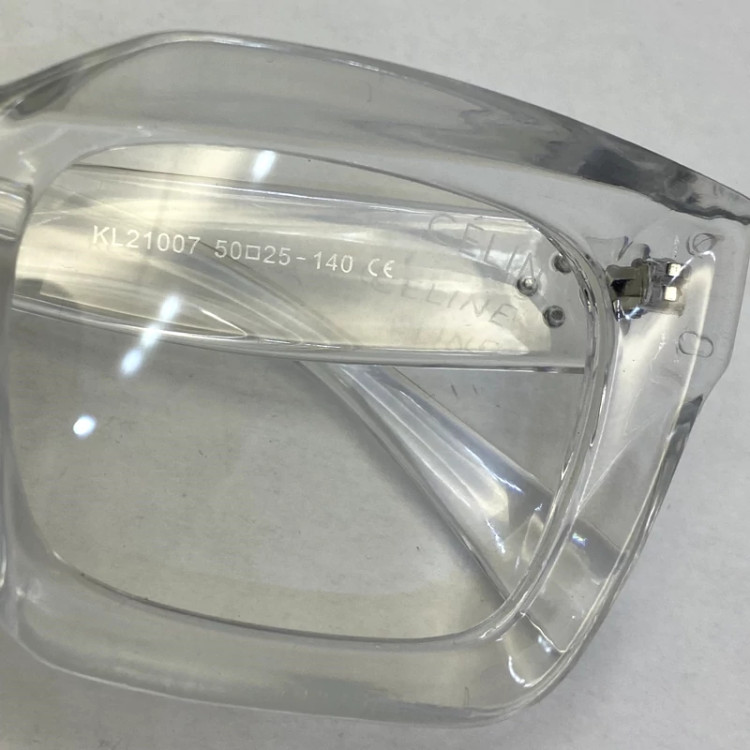 تصویر فریم عینک طبی شفاف بی رنگ سلین CELINE به همراه کاور پارچه ای و دستمال نانو رایگان