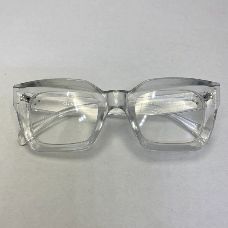 تصویر فریم عینک طبی شفاف بی رنگ سلین CELINE به همراه کاور پارچه ای و دستمال نانو رایگان