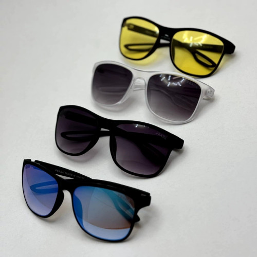 تصویر عینک آفتابی نشکن پرادا مستطیلی در 4 رنگ