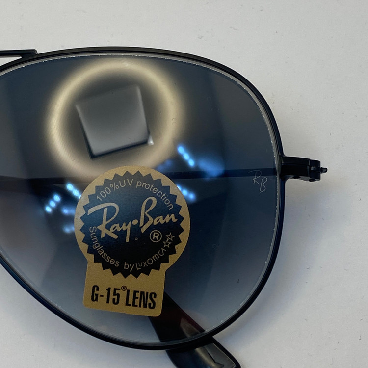 تصویر عینک ریبن خلبانی شیشه سنگ طوسی با پک کامل اورجینال