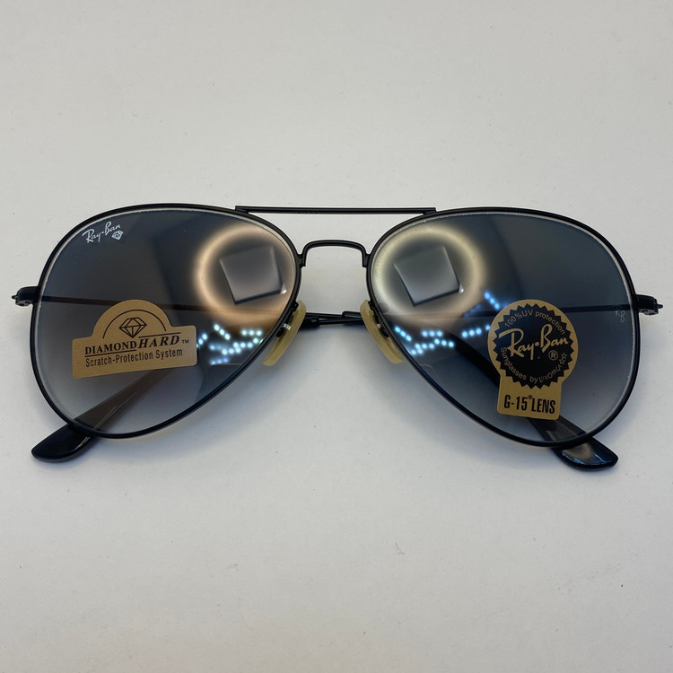 تصویر عینک ریبن خلبانی شیشه سنگ طوسی با پک کامل اورجینال