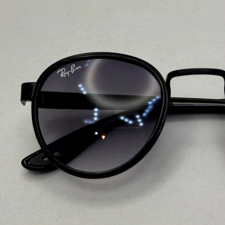 تصویر عینک آفتابی گرد ریبن فراری مشکی با پک کاملRayban Ferrari RB3705