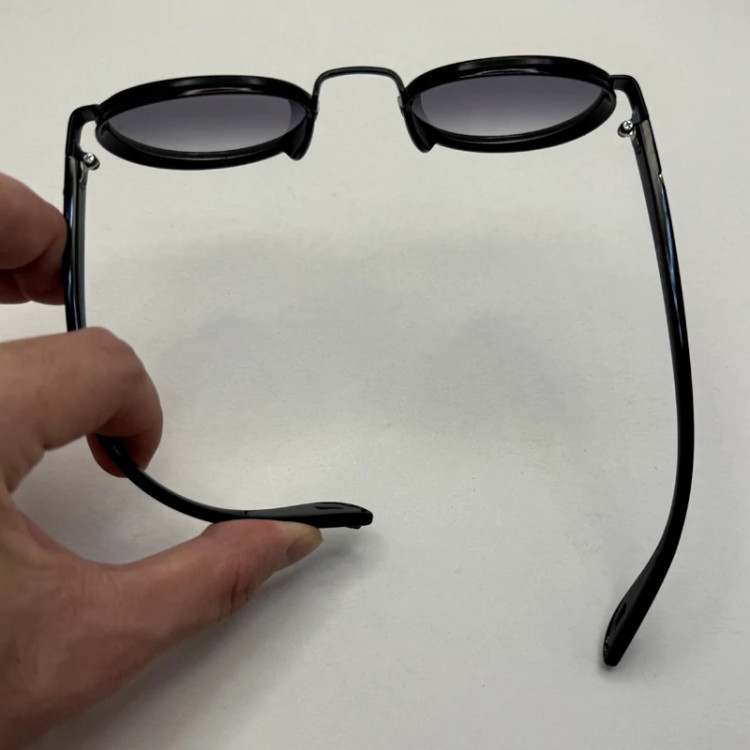 تصویر عینک آفتابی گرد ریبن فراری مشکی با پک کاملRayban Ferrari RB3705