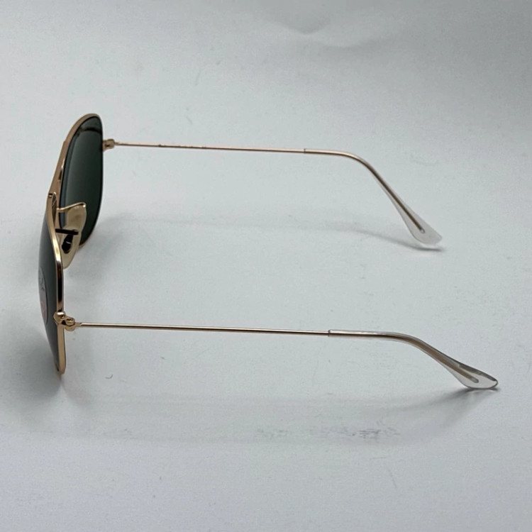 تصویر عینک ریبن خلبانی شیشه سنگ پلاریزه سبز با فریم طلایی به همراه پک کامل ریبن کد Rayban RB 3026