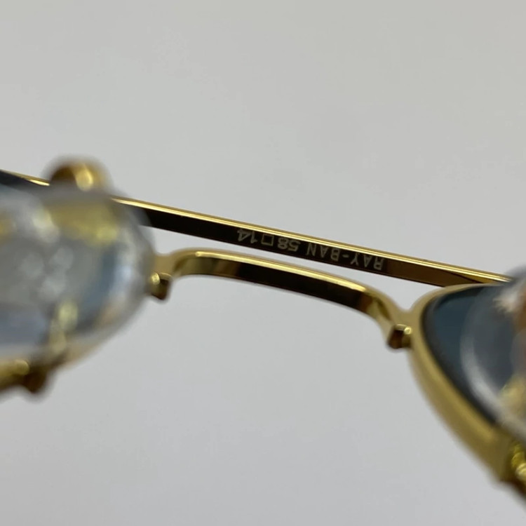 تصویر عینک ریبن خلبانی شیشه سنگ آبی با پک کامل اورجینال نشکن و زد خش ، زد اشعه ، زد زنگ