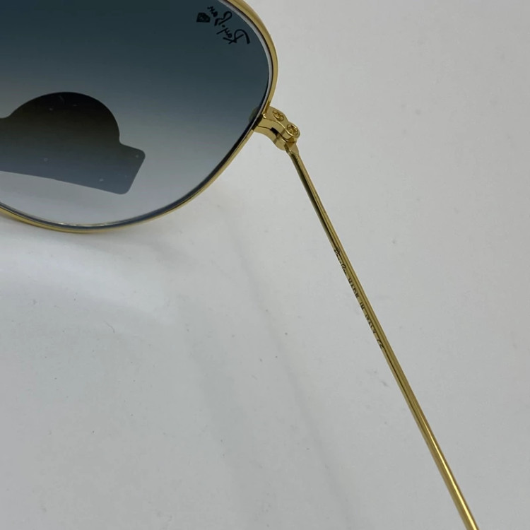 تصویر عینک ریبن خلبانی شیشه سنگ آبی با پک کامل اورجینال نشکن و زد خش ، زد اشعه ، زد زنگ