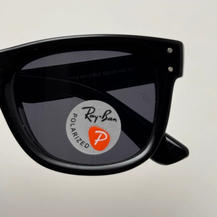 تصویر عینک آفتابی ریبن ویفرر ریورس پلاریزه تمام مشکی به همراه پک کامل ریبن Rayban WAYFARER REVERSE RB 0502S