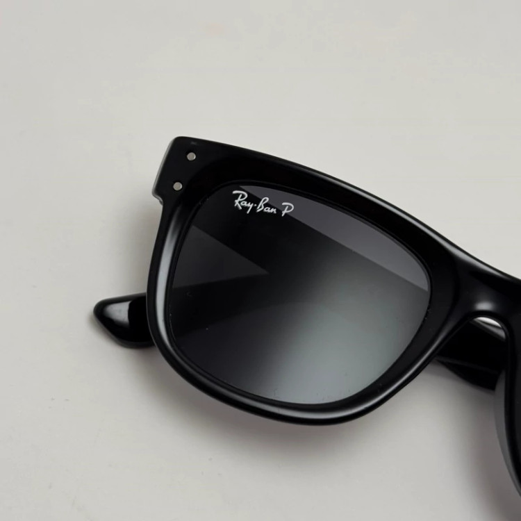 تصویر عینک آفتابی ریبن ویفرر ریورس پلاریزه تمام مشکی به همراه پک کامل ریبن Rayban WAYFARER REVERSE RB 0502S