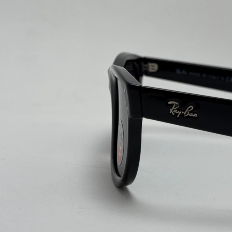 تصویر عینک آفتابی ریبن ویفرر ریورس پلاریزه تمام مشکی به همراه پک کامل ریبن Rayban WAYFARER REVERSE RB 0502S