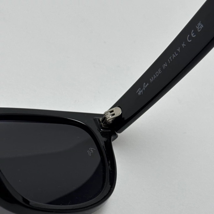 تصویر عینک آفتابی ریبن ویفرر ریورس پلاریزه تمام مشکی به همراه پک کامل ریبن Rayban WAYFARER REVERSE RB 0502S