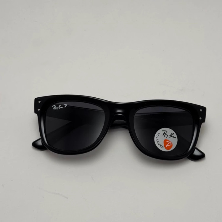 تصویر عینک آفتابی ریبن ویفرر ریورس پلاریزه تمام مشکی به همراه پک کامل ریبن Rayban WAYFARER REVERSE RB 0502S