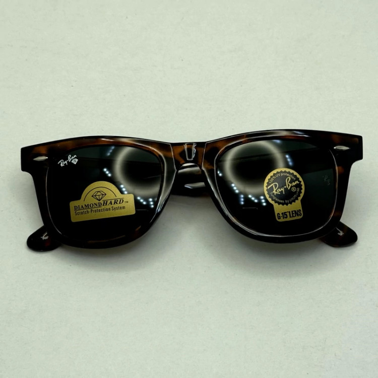 تصویر عینک آفتابی ریبن ویفرری پلنگی عدسی مشکی REYBAN WAYFARER سایز 50 با پک کامل