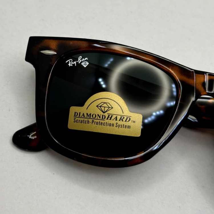 تصویر عینک آفتابی ریبن ویفرری پلنگی عدسی مشکی REYBAN WAYFARER سایز 50 با پک کامل