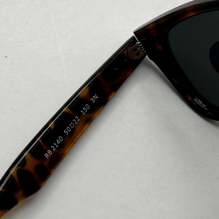 تصویر عینک آفتابی ریبن ویفرری پلنگی عدسی مشکی REYBAN WAYFARER سایز 50 با پک کامل