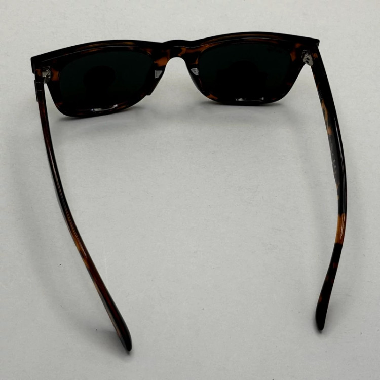 تصویر عینک آفتابی ریبن ویفرری پلنگی عدسی مشکی REYBAN WAYFARER سایز 50 با پک کامل