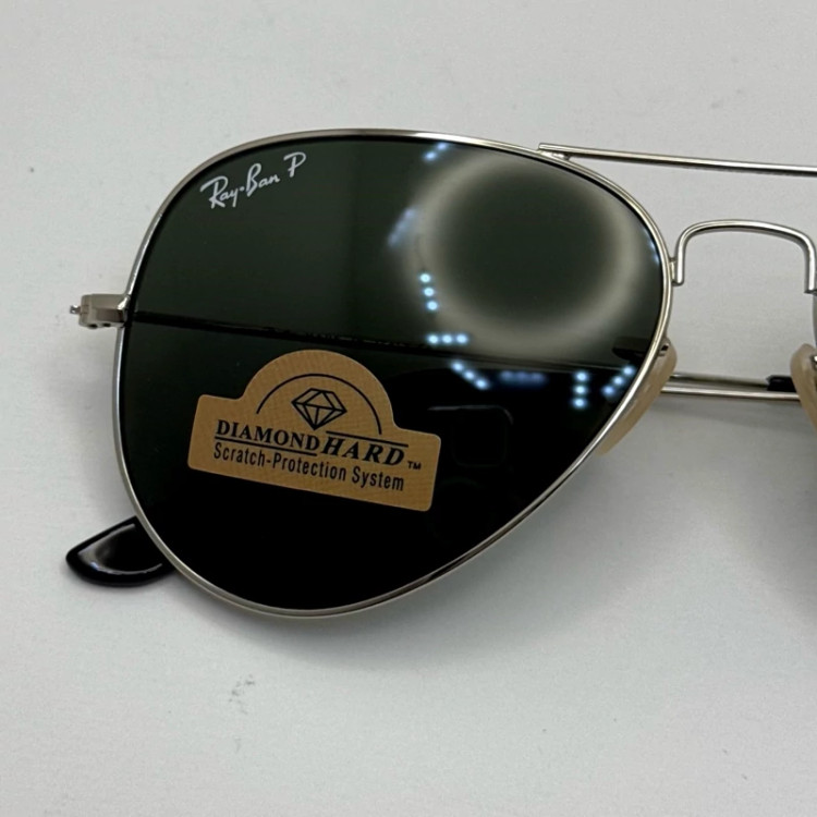 تصویر عینک ریبن خلبانی شیشه سنگ پلاریزه سبز با فریم نقره ای به همراه پک کامل ریبن کد Rayban RB 3026