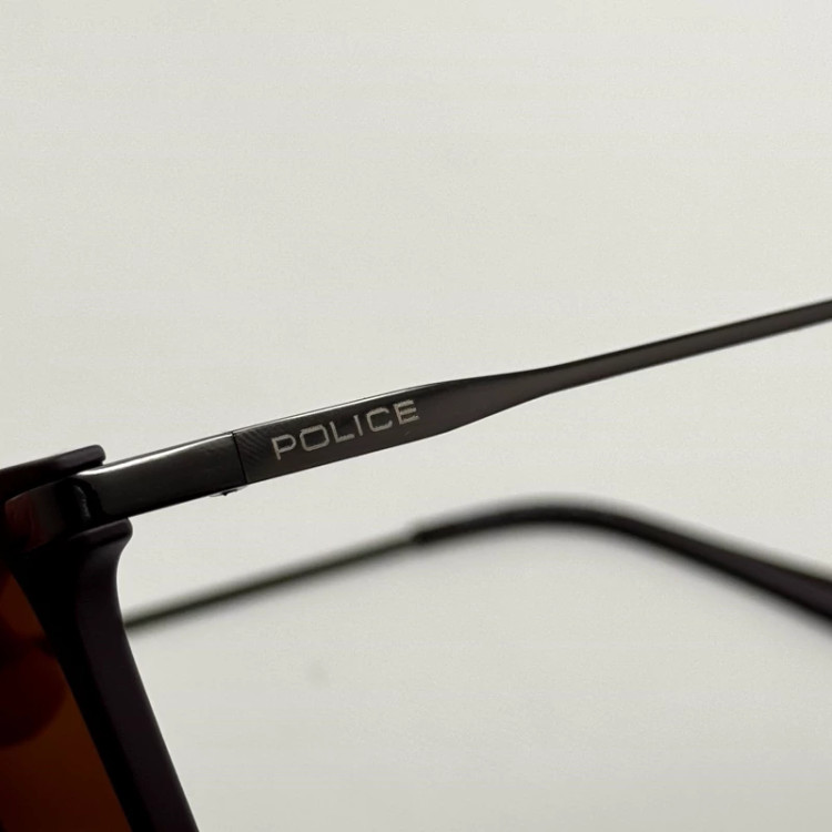 تصویر عینک آفتابی پلیس POLICE قهوه ای پلاریزه یووی 400 به همراه کاور پارچه ای و دستمال نانو کد 9104