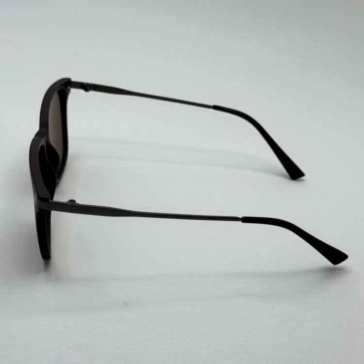 تصویر عینک آفتابی پلیس POLICE قهوه ای پلاریزه یووی 400 به همراه کاور پارچه ای و دستمال نانو کد 9104