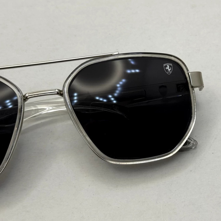 تصویر عینک آفتابی ریبن فراری مستطیلی کریستالی شفاف با پک کامل Rayban Ferrari c287