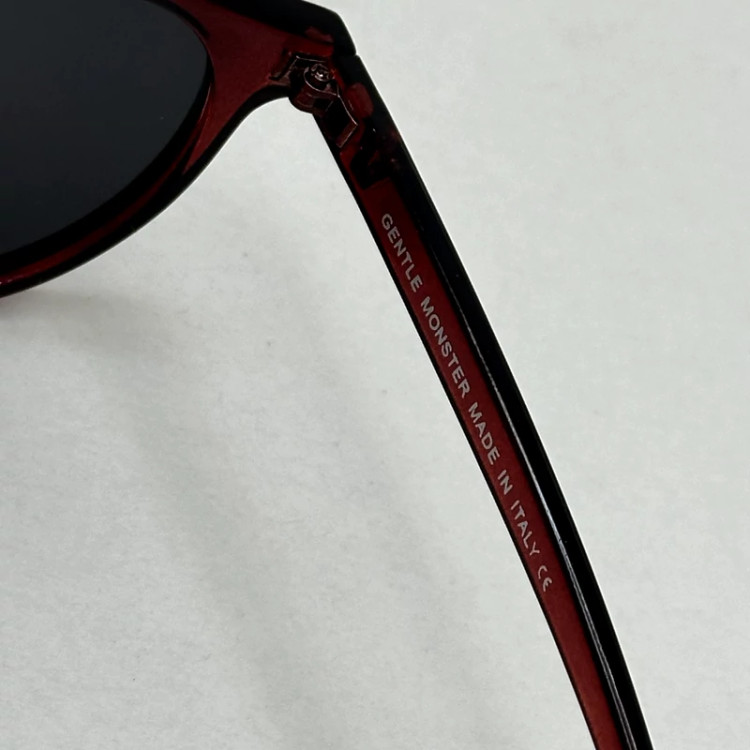 تصویر عینک آفتابی جنتل مانستر گرد رنگ آلبالویی