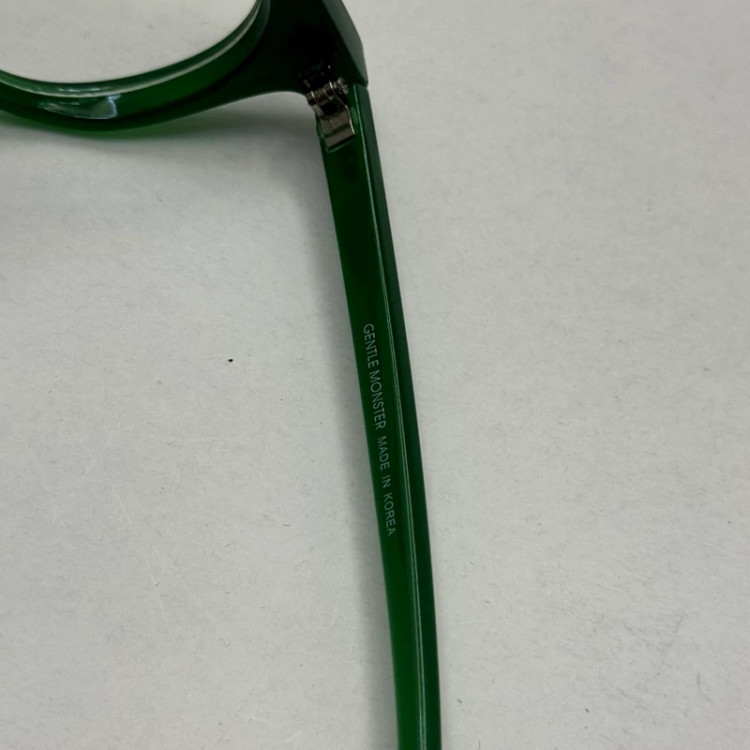 تصویر فریم عینک بلوکات طبی گرد جنتل مانستر ZN 3595 به همراه کاور پارچه ای و دستمال