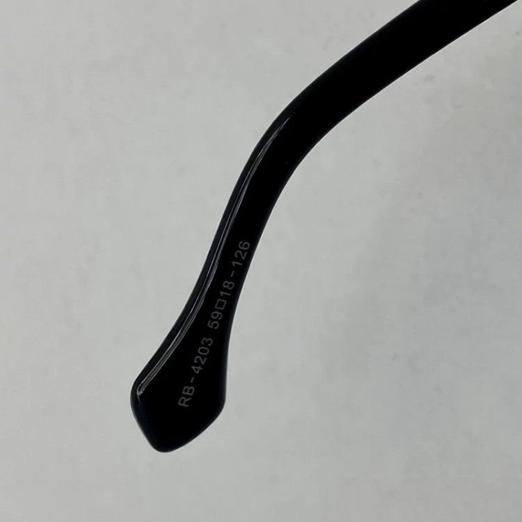 تصویر عینک آفتابی ریبن مستطیلی شیشه سنگ مشکی کد RB 4203