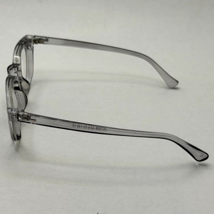 تصویر فریم عینک بلوکات طبی گرد جنتل مانستر طوسی ZN 3595 به همراه کاور پارچه ای و دستمال