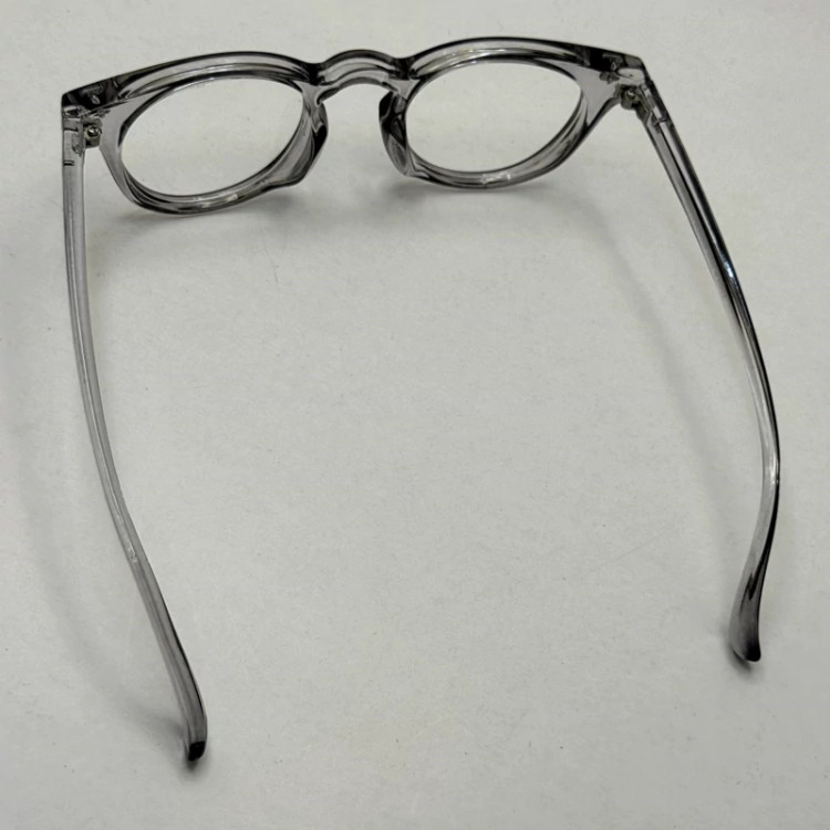 تصویر فریم عینک بلوکات طبی گرد جنتل مانستر طوسی ZN 3595 به همراه کاور پارچه ای و دستمال