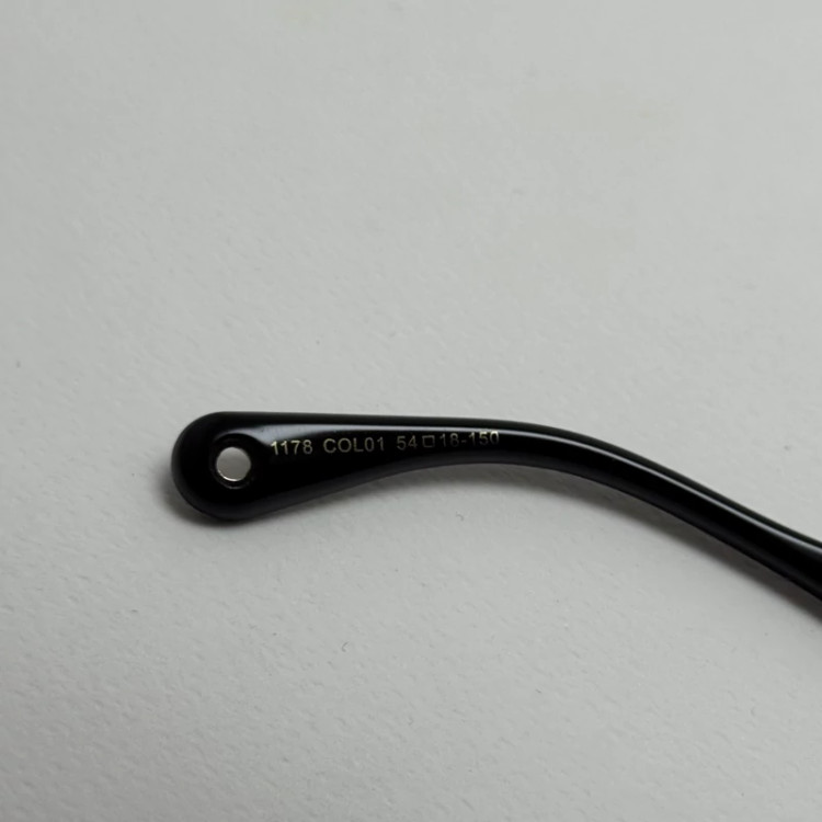 تصویر عینک آفتابی زنانه هرمس مدل Hermes Cut Out Black دسته چرمی مشکی کد رفرنس 1178