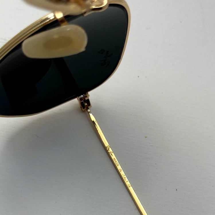 تصویر عینک ریبن هگزونال شیشه سنگ مشکی فریم طلایی به همراه پک کامل ریبن کد Rayban RB 3548