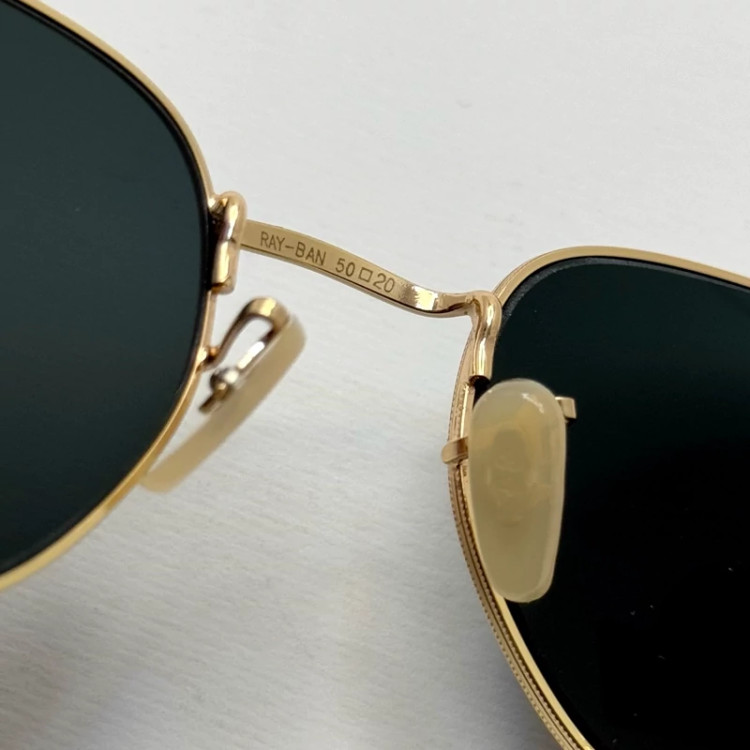تصویر عینک ریبن هگزونال شیشه سنگ مشکی فریم طلایی به همراه پک کامل ریبن کد Rayban RB 3548