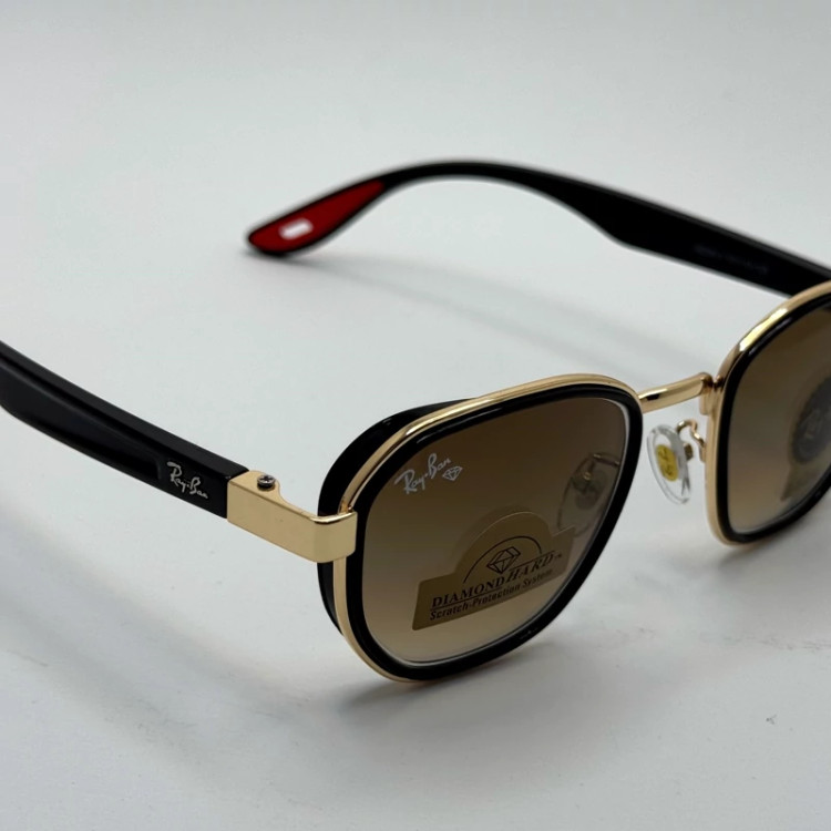 تصویر عینک ریبن شیشه سنگ قهوه ای هایلایت آنتی رفلکس با فریم طلایی به همراه پک کامل ریبن کد Rayban RB 4674