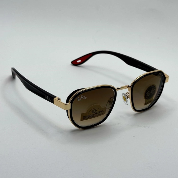 تصویر عینک ریبن شیشه سنگ قهوه ای هایلایت آنتی رفلکس با فریم طلایی به همراه پک کامل ریبن کد Rayban RB 4674