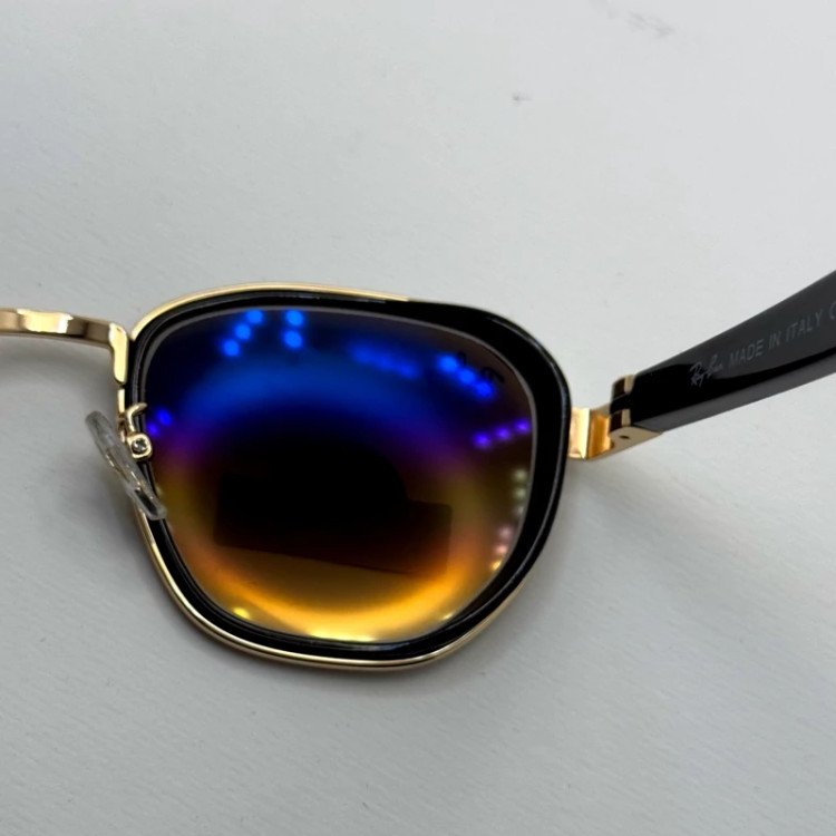 تصویر عینک ریبن شیشه سنگ قهوه ای هایلایت آنتی رفلکس با فریم طلایی به همراه پک کامل ریبن کد Rayban RB 4674