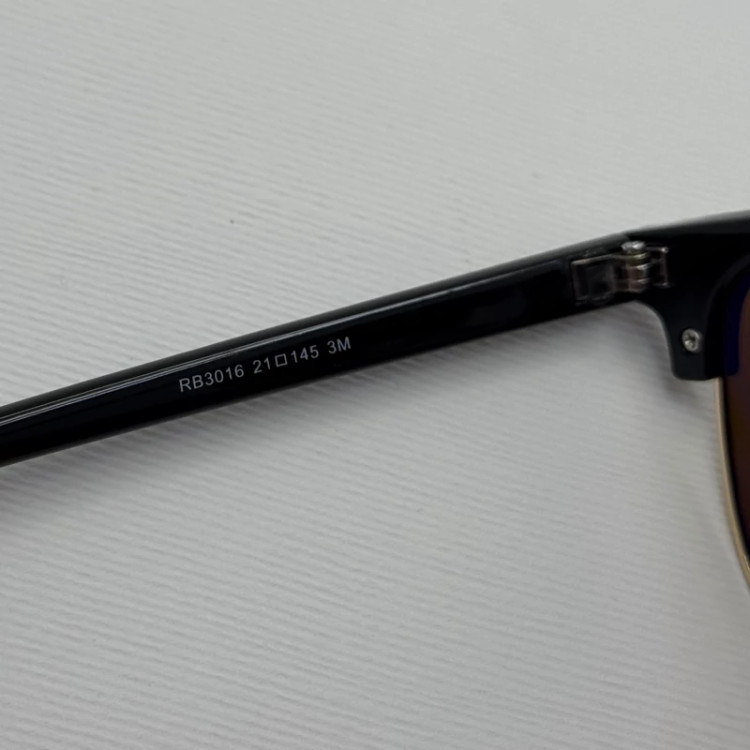 تصویر عینک آفتابی ریبن rayban کلاب مستر شیشه سنگ قهوه ای فریم طلایی rb 3016 به همراه پک کامل