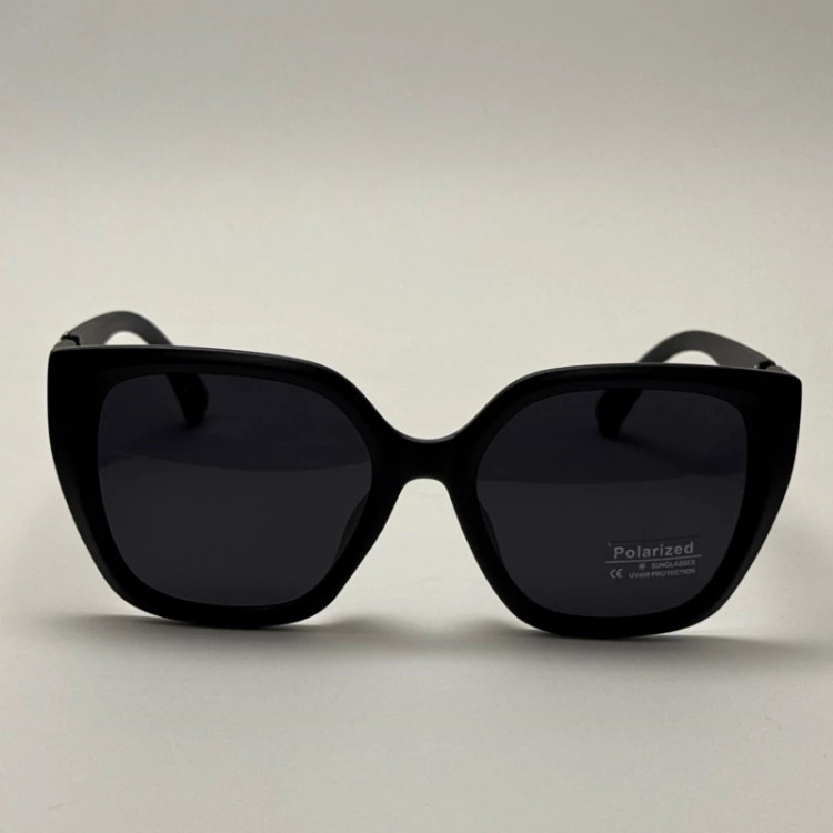 تصویر عینک آفتابی زنانه پلاریزه هرمس HERMES مشکی مات کد p5223 به همراه کارو پارچه ای و دستمال