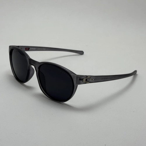 تصویر عینک آفتابی پلاریزه اوکلی Oakley طوسی عدسی مشکی گرد کد TO4910