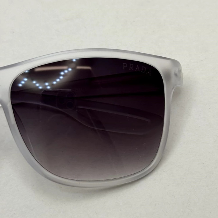 تصویر عینک نشکن پرادا کریستالی عدسی مشکی کد PR8084