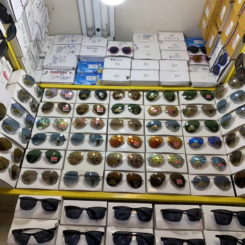 تصویر عینک ریبن reybanخلبانی با حدود 30 رنگ مختلف شیشه سنگ با پک کامل اورجینال