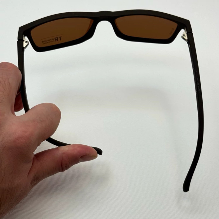 تصویر عینک آفتابی پلیس POLICE قهوه ای پلاریزه و یووی 400 به همراه کاور پارچه ای و دستمال نانو کد 1940