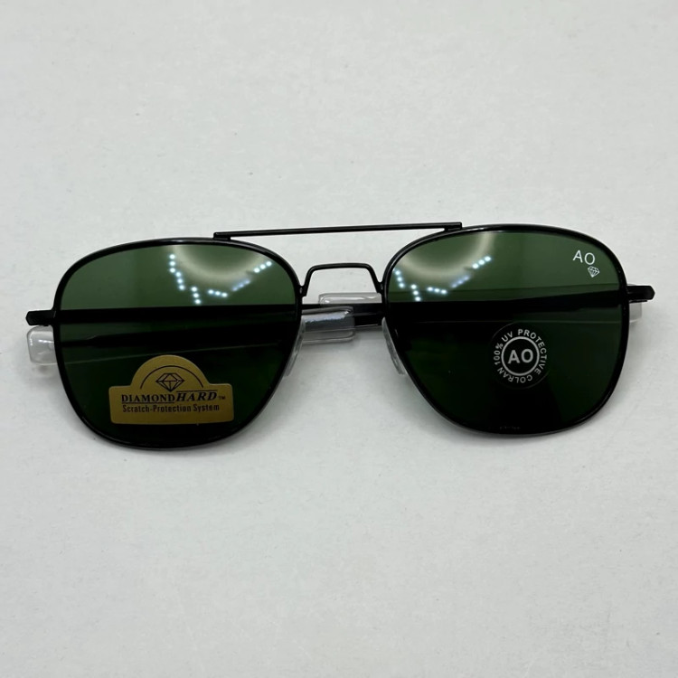 تصویر عینک آفتابی شیشه سنگ آمریکن اوپتیکال فریم مشکی عدسی سبز سایز 54 با پک کامل و آچار مخصوص عینک