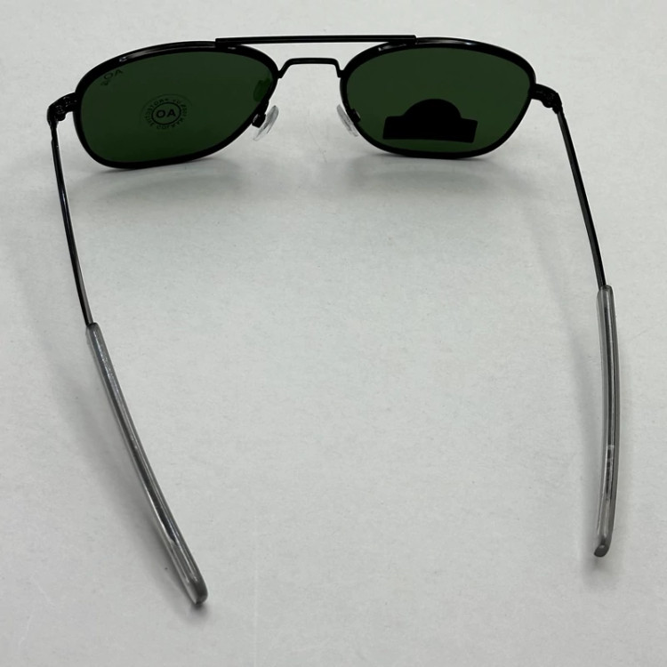 تصویر عینک آفتابی شیشه سنگ آمریکن اوپتیکال فریم مشکی عدسی سبز سایز 54 با پک کامل و آچار مخصوص عینک