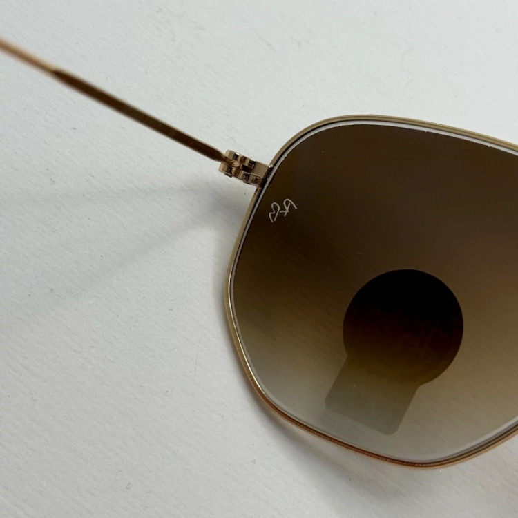 تصویر عینک ریبن شیشه سنگ هگزونال قهوه ای هایلایت آنتی رفلکس به همراه پک کامل ریبن کد Rayban RB 3548